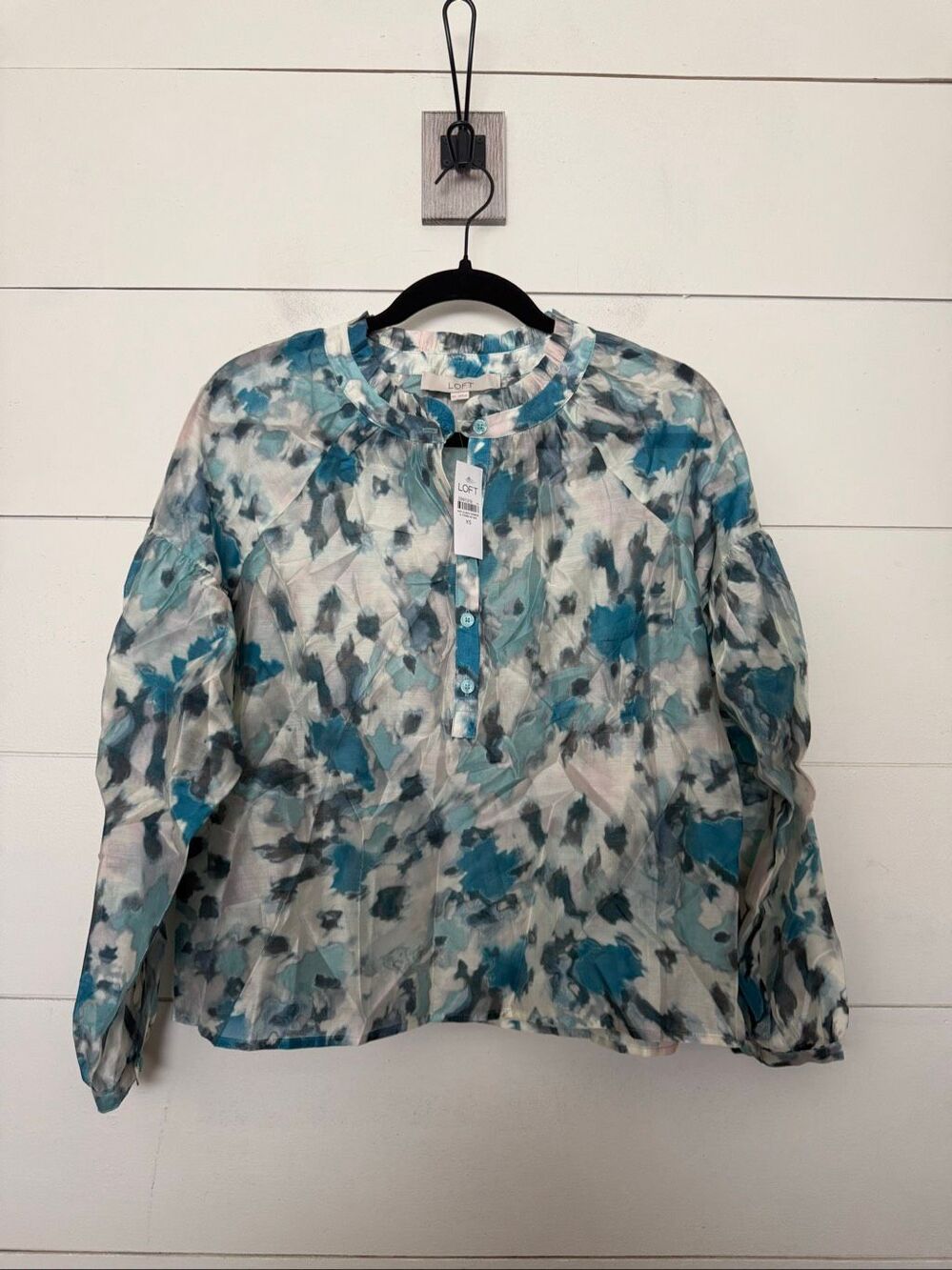 Ann Taylor Loft Women’s XS Blue Patterned Blouse Top New Chiffon Sheer Cloud